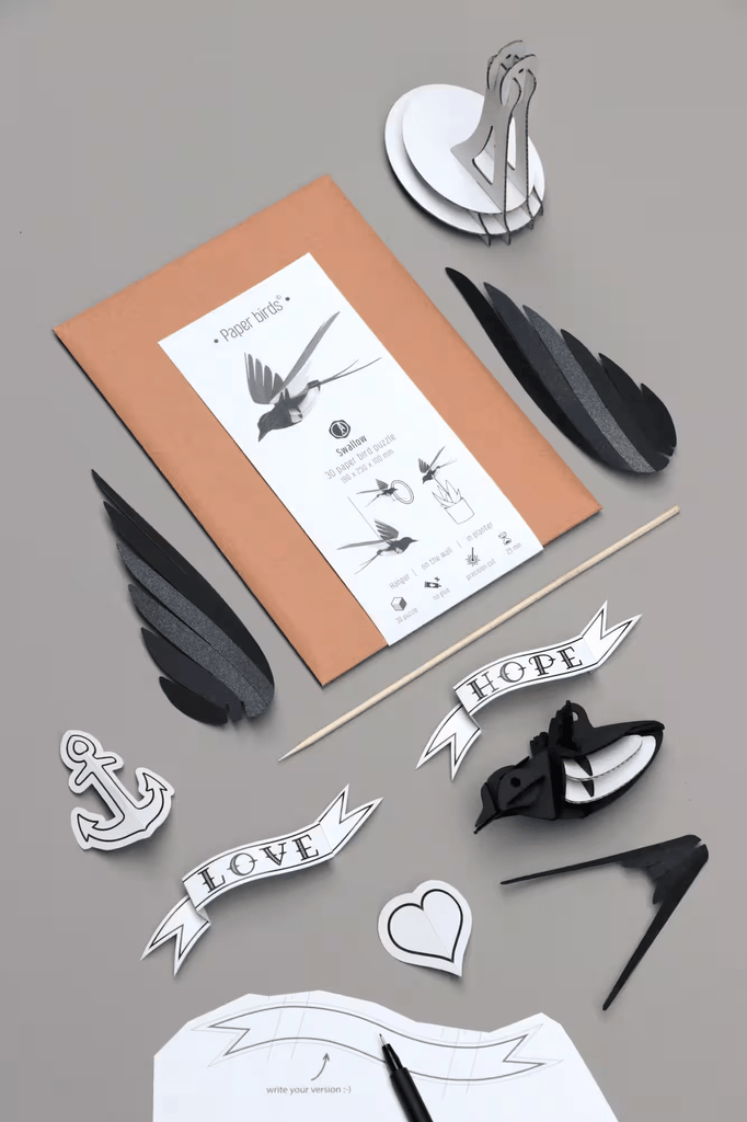 Hirondelle en papier - memoiredessiecles