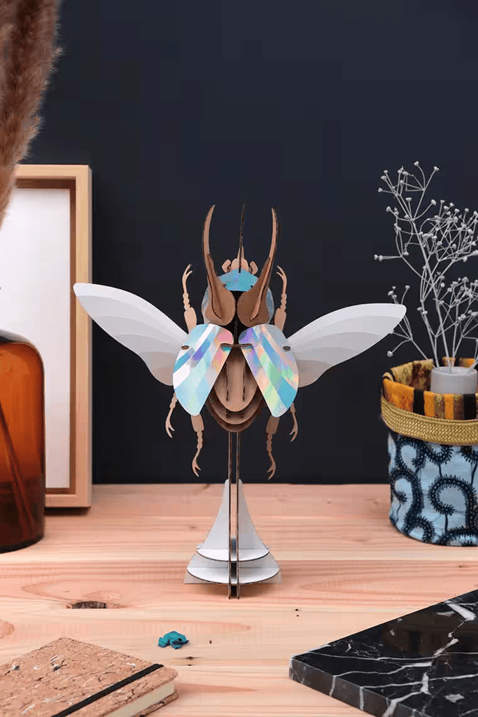 Scarabée Atlas en papier - memoiredessiecles