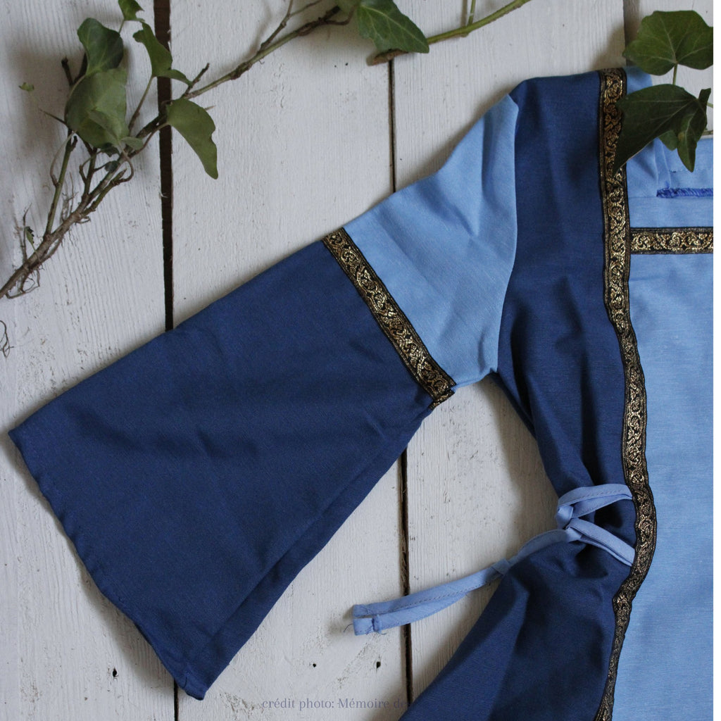 Robe inspiration médiévale bleu - memoiredessiecles