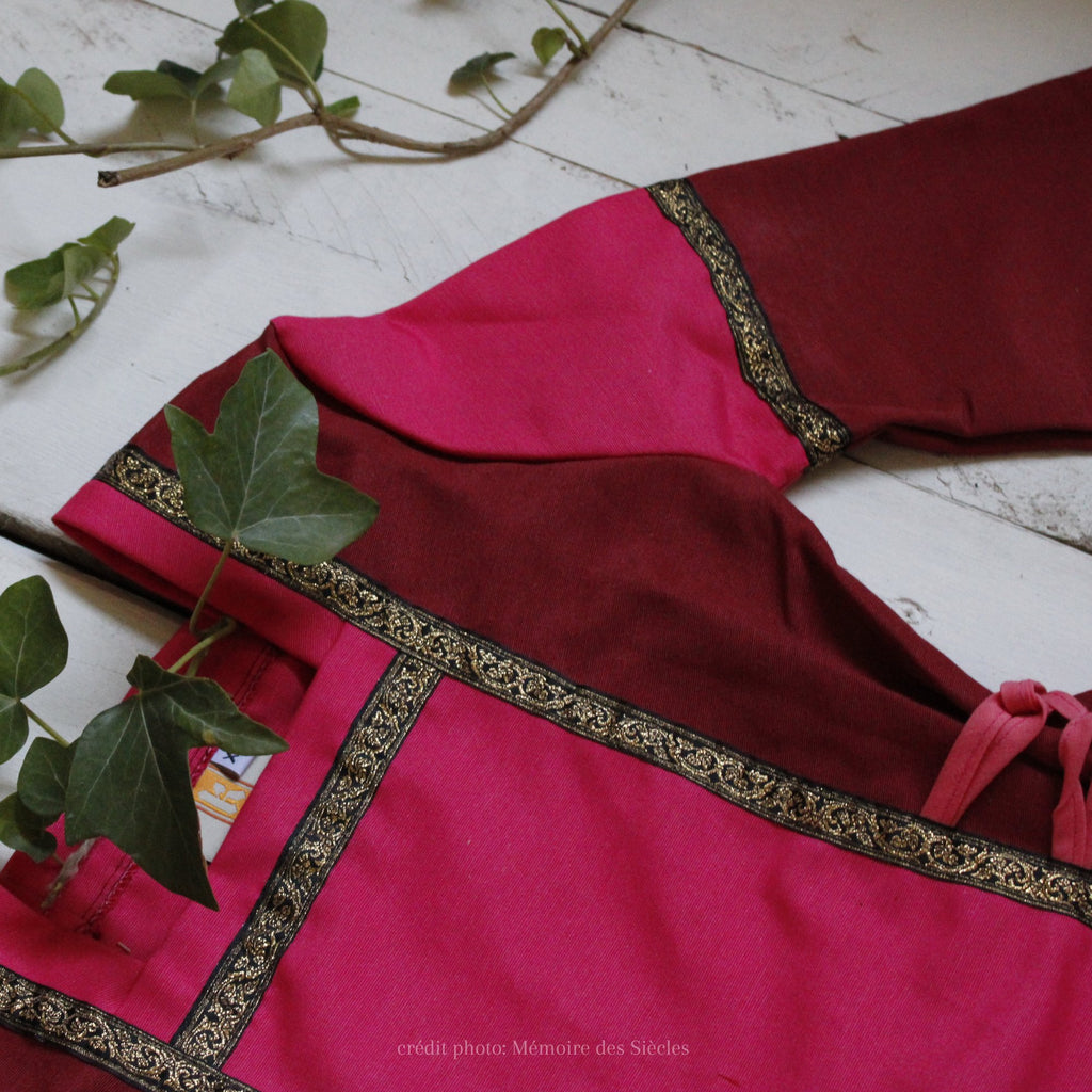 Robe inspiration médiévale rose - memoiredessiecles
